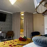 Apartment Gold Jacuzzi *