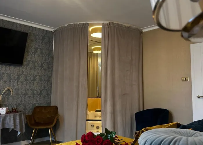 Daire Gold Jacuzzi *