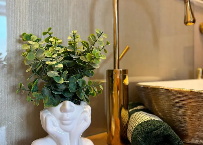 Gold Jacuzzi Daire *